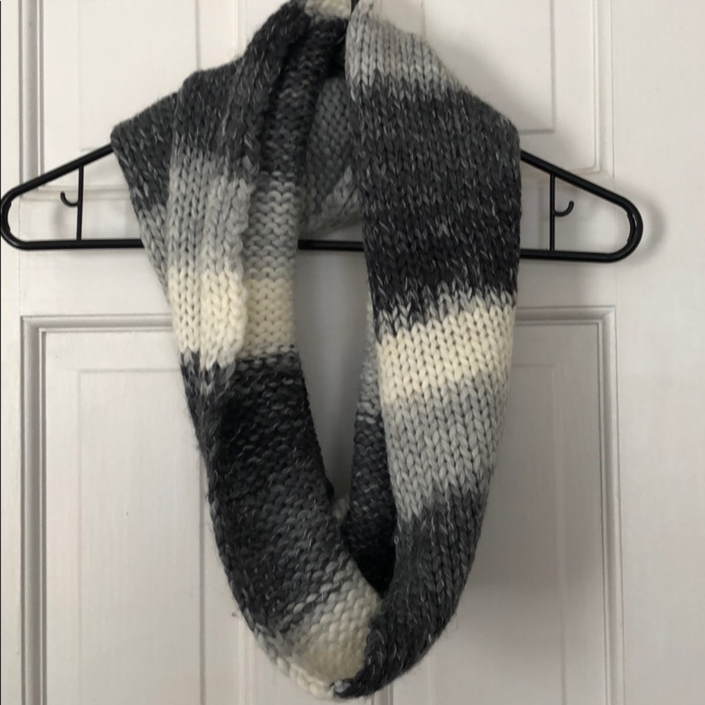 • EUC • Express Infinity Scarf